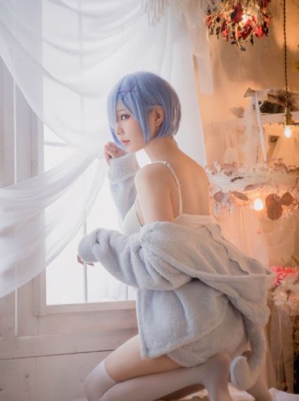 亚洲欧美一区二区精品嗯